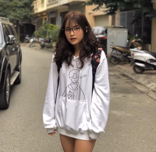 Sinh ra trong gia đình có điều kiện nhưng Châu Anh cực kỳ tự lập. Rich kid 10X này bắt đầu kinh doanh từ khi 14 tuổi. Ảnh: Pháp luật &amp; bạn đọc.