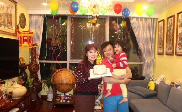 NSND Tự Long từng đảm nhận nhiều vai Táo như Táo thoát nước, Táo văn hoá giáo dục, Táo thể thao, Táo thổ địa, Táo giao thông...Gia đình Tự Long sống trong một căn hộ cao cấp tại Hà Nội.