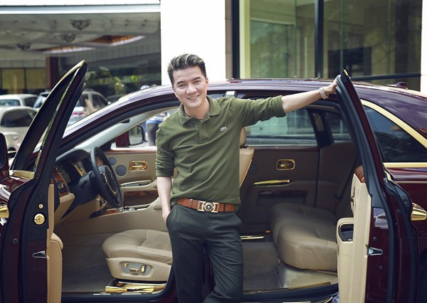 Không chỉ vậy, nam ca sĩ còn sở hữu dàn siêu xe độc nhất vô nhị ngót nghét hàng chục tỷ đồng. Ảnh: Vietnamnet