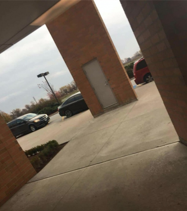 10 thiết kế nội thất thảm họa khiến bạn sững sờ - Hình 10 10 thiet ke noi that tham hoa khien ban sung so-Hinh-10