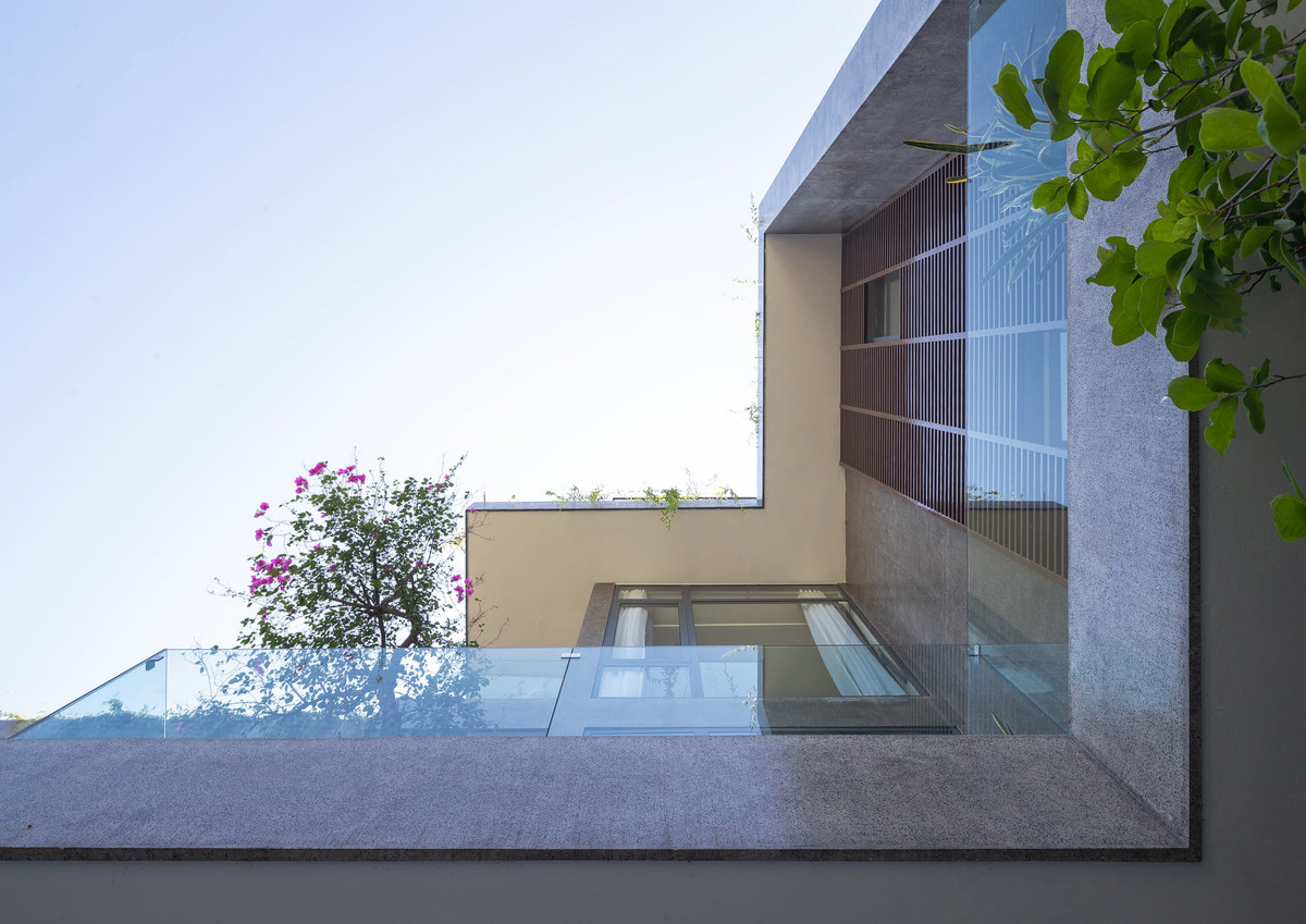 Không gian tầng 2,3 là khu vực riêng dành cho các thành viên trong gia đình, kết nối mỗi tầng là khu vực sinh hoạt chung ở vị trí trung tâm.