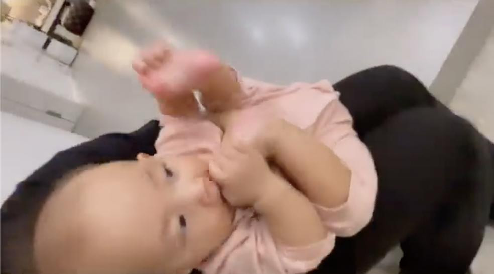 Kim Ly cong Ha Ho hit dat duoc 5 cai thi 