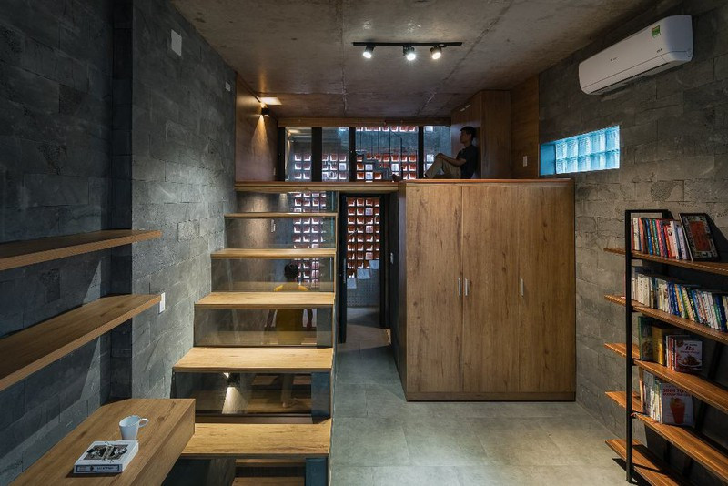 Góc riêng để gia chủ thư thái, đọc sách. Nguồn ảnh: Quang Dam.