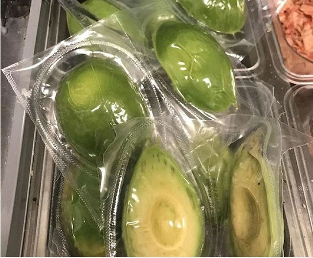 Liệu bơ tách hột sẵn như thế này có bị thâm đen không?