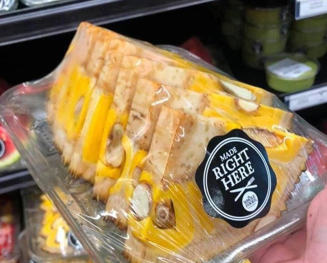 Thay vì lột vỏ tách múi, mít được ăn theo “lát” ở Mỹ, một lát có cả cùi, cả vỏ...Nguồn ảnh: Boredpanda, Soranews.