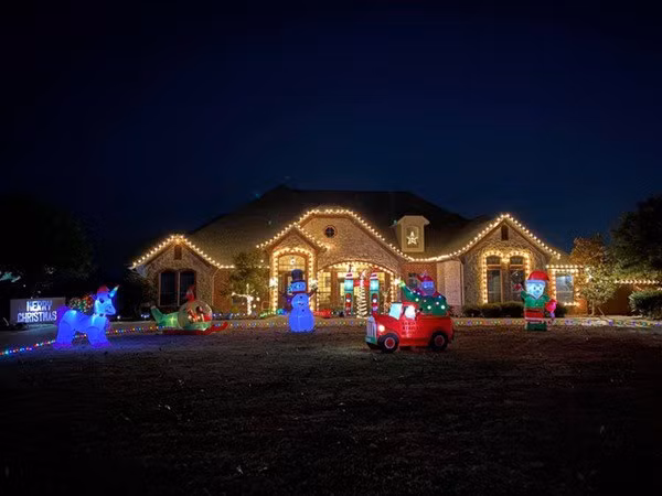 Vợ chồng ca sĩ Hồng Ngọc sống tại Mỹ trong căn nhà ở rộng rãi tại Dallas, Texas (Mỹ).