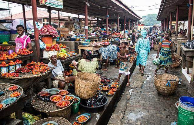 Tiet lo bat ngo ve khu cho ban hai san gia re hon rau