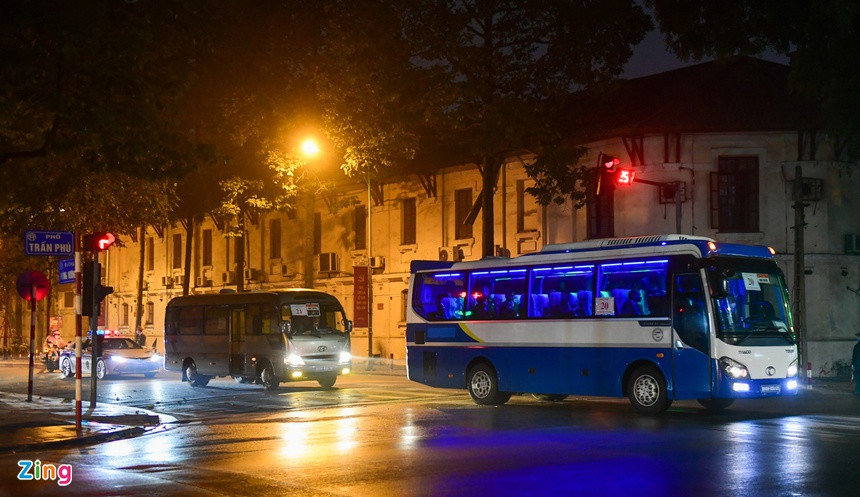 Theo Cục CSGT, tổng cộng có 109 phương tiện tham gia đưa, đón đại biểu tham gia đại hội. Ảnh: Việt Hùng.