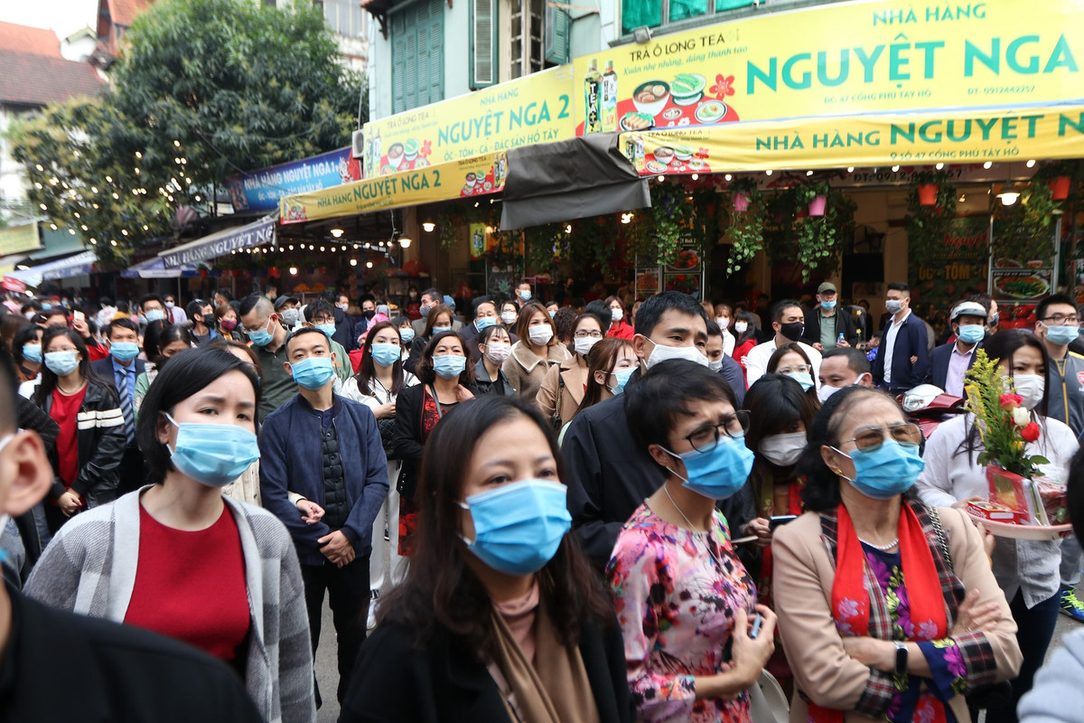 Dẫu vậy, để đảm bảo phòng dịch người dân cũng chấp hành theo đúng yêu cầu của lực lượng chức năng.