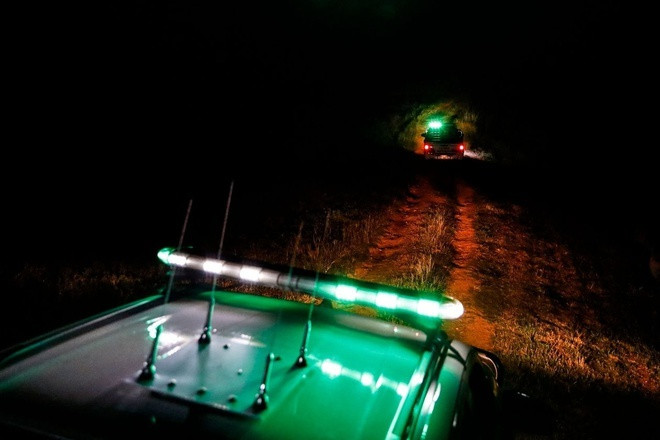 Ông Craig Coppen, giám đốc hãng an ninh Caine Security ở Tzaneen, cho biết công ty của ông chuyển từ chuyên chống săn bắn tê giác sang chuyên chống trộm bơ 4 năm trước. Ảnh: WSJ.