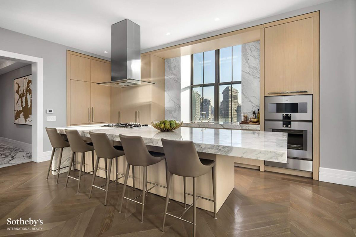 Theo New York Post, đây là hợp đồng căn hộ lớn nhất của thành phố này. Mức giá mà vị tỷ phú này đưa ra cao hơn 43% so với mức giá 11,25 triệu USD/căn hộ được bán ra trong năm 2018. Ảnh: Nytimes.