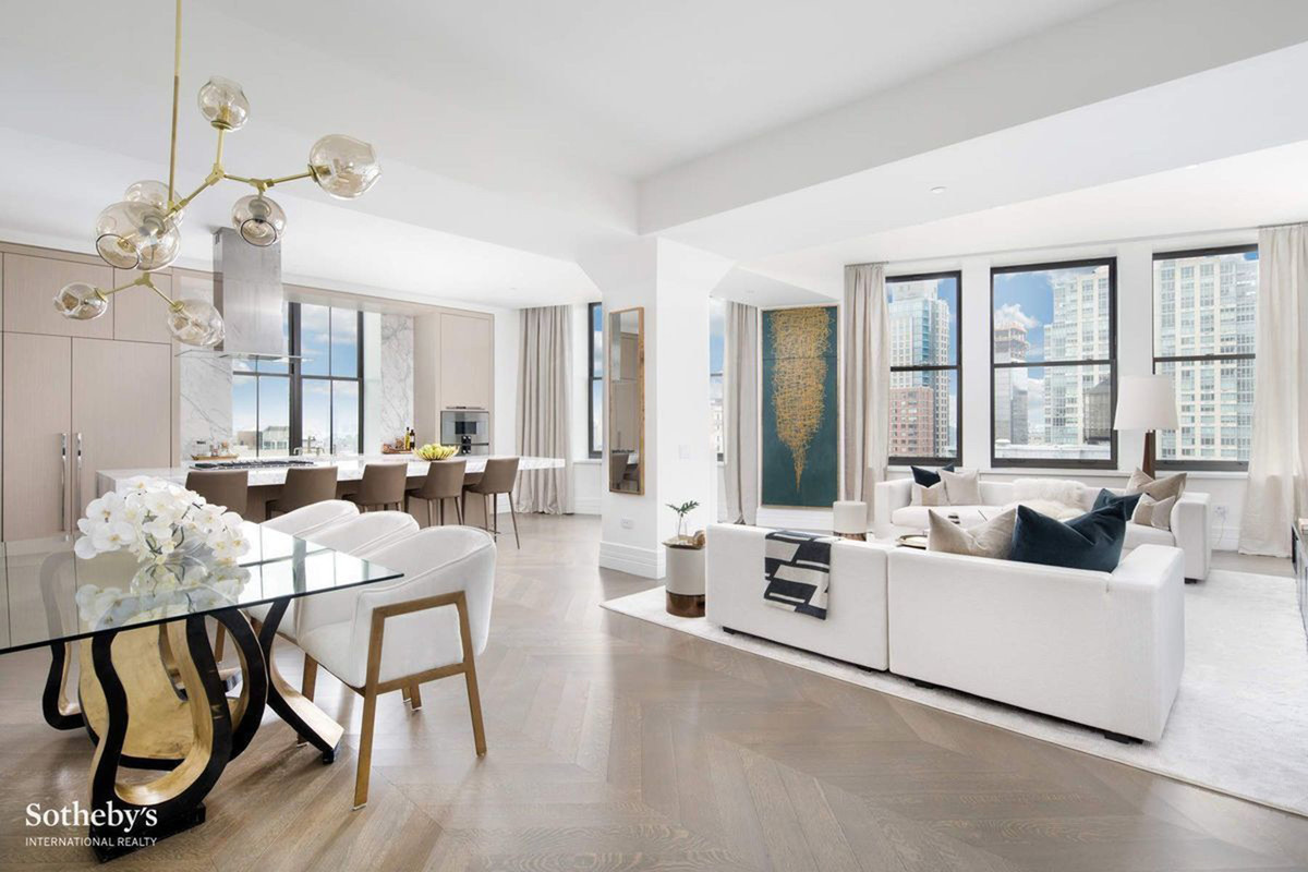 Sau khi ly hôn, vào năm 2020, Jeff Bezos tự mua tặng mình 4 tầng trên cùng của một tòa nhà chung cư NoMad. Nơi đây có view hướng thẳng ra Công viên Quảng trường Madison, với tổng giá 80 triệu USD. Ảnh: Nytimes.