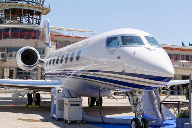 Không chỉ vậy, Jeff Bezos còn bỏ ra con số khổng lồ 65 triệu đô la để sở hữu một chiếc Gulfstream G-650ER, một trong những chiếc máy bay phản lực nhanh nhất thế giới. Ảnh: Nytimes.