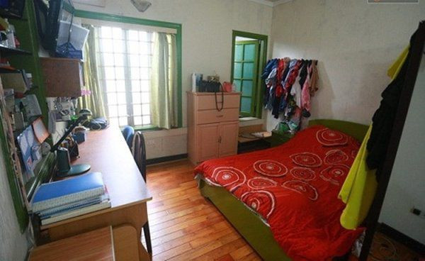 Phòng ngủ giản dị của hai chị em Hoa hậu Đỗ Mỹ Linh. Ảnh: Thoidaiplus.giadinhnet.