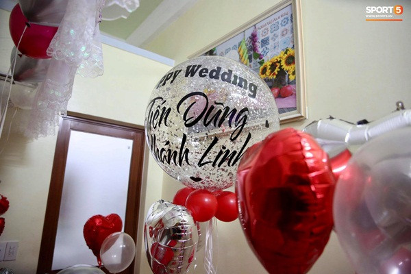 Tại tư gia ở Hà Tĩnh, chú rể Bùi Tiến Dũng đã chuẩn bị căn phòng tân hôn xinh xắn chờ đón cô dâu Khánh Linh. Ảnh: Sports.