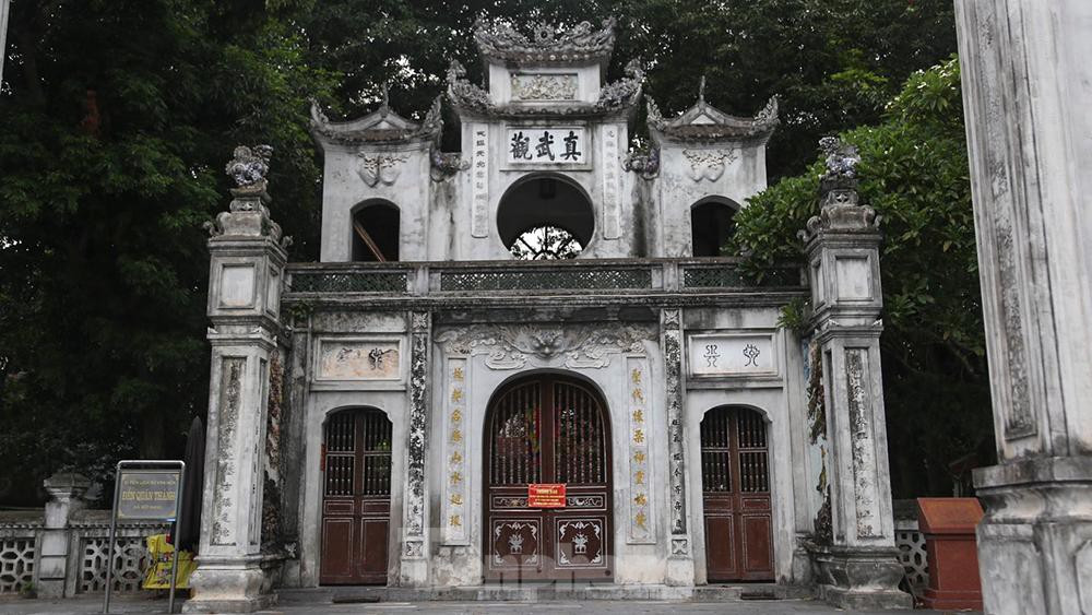 Di tích đền Quán Thánh đã đóng cửa từ ngày 3/5.