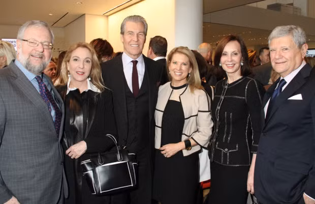 Đặc biệt, mỗi thành viên trong gia tộc đều có sự nghiệp kinh doanh riêng dựa trên nền tảng có sẵn của gia đình.