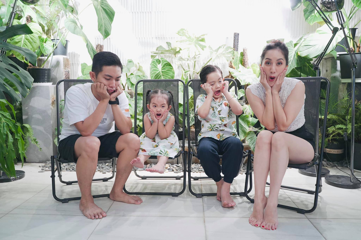 Vườn kiểng lá còn giúp gia đình Khánh Thi - Phan Hiển có không gian sống xanh cũng như nơi chụp hình tuyệt đẹp. Ảnh: FBNV