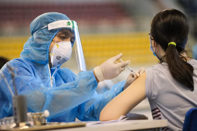 Co the tiem vac-xin phong Covid-19 khi bi roi loan tien dinh?