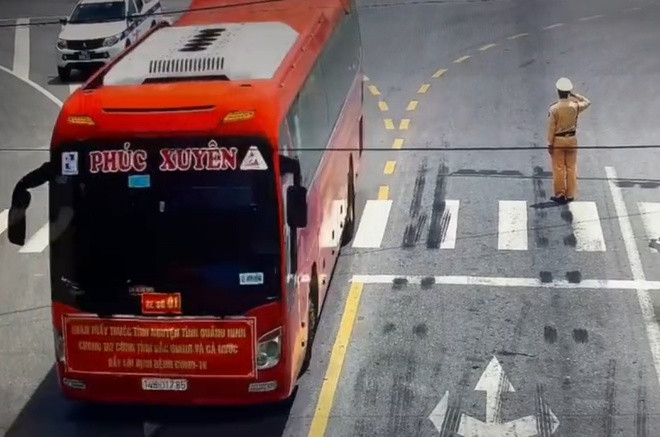 CSGT Bac Giang dung nghiem chao doan chi vien chong dich tu Quang Ninh