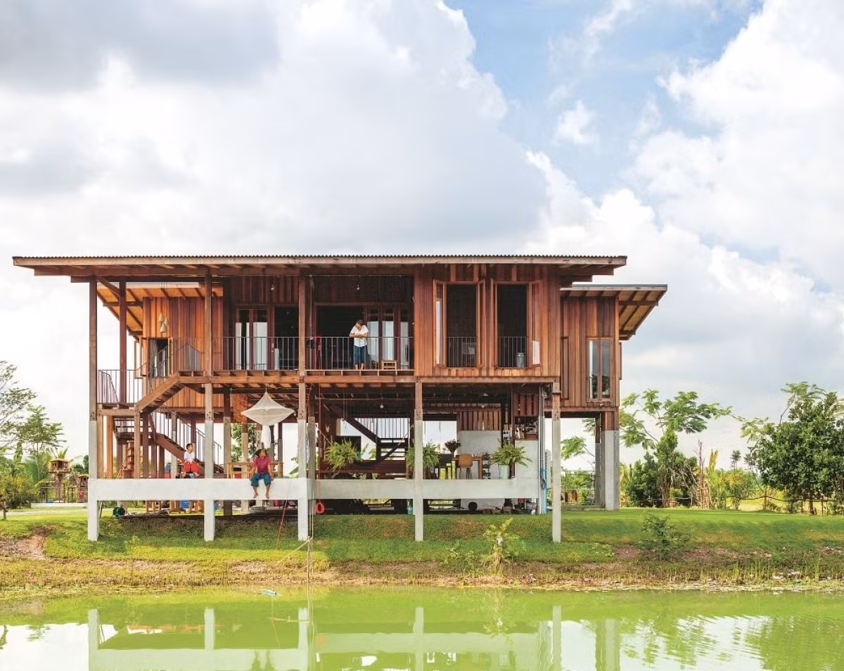 Lấy cảm từ những nét truyền thống ở địa phương, ngoài không gian sinh hoạt, nhà sàn còn có một khu vườn để sản xuất nông nghiệp.