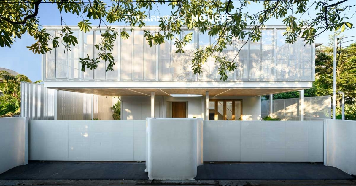 Bên cạnh không gian trẻ trung, tươi mới, căn nhà còn ghi điểm bởi phòng hội nghị, khu tổ chức tiệc rộng lớn...