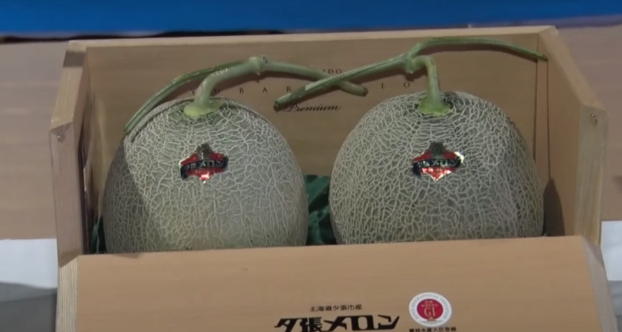 Theo Kyodo, đơn vị chi tiền mua cặp dưa lưới nói trên là Hokkaido Products Ltd., một công ty sản xuất đồ ăn trẻ em địa phương. Ảnh: Kyodonews.