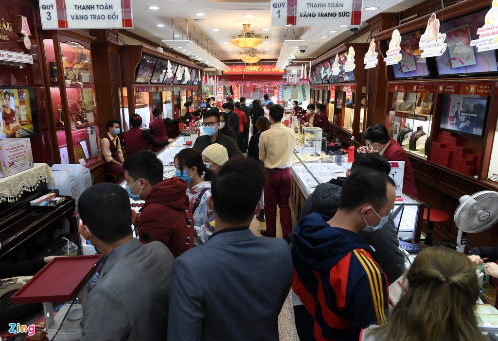 Trau vang 9999 tran ngap thi truong truoc ngay via Than Tai-Hinh-9