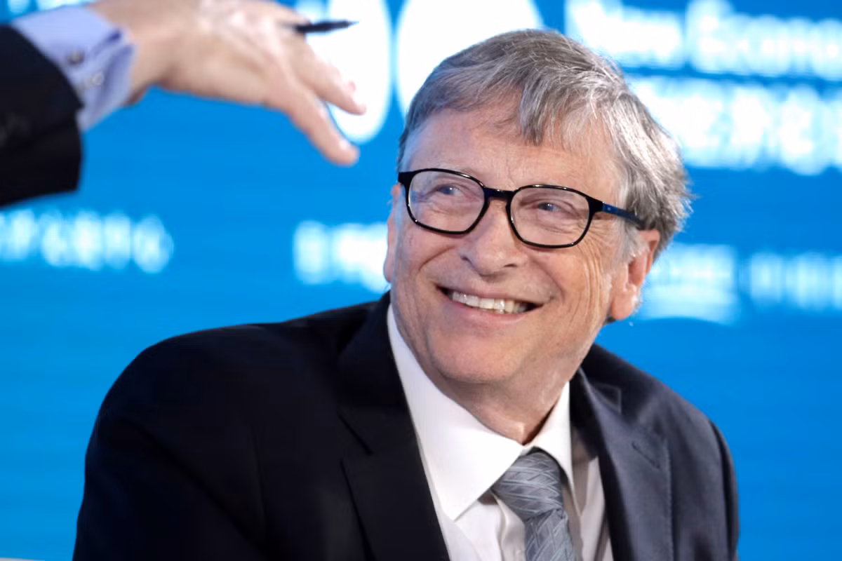Tính đến tháng 5/2021, dân số thế giới khoảng 7,8 tỷ người. Nếu cho mỗi người trên thế giới 15 USD, Bill Gates vẫn còn 28 tỷ USD. Ảnh: CNBC