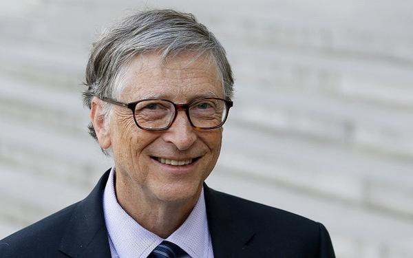 Theo tính toán của Business Insider, điều đó có nghĩa là mỗi giây trôi qua, Bill Gates kiếm được khoảng 4.630 USD. Người ta đùa rằng vị tỷ phú sẽ chẳng buồn dừng lại và nhặt tờ tiền 100 USD nếu lỡ đánh rơi bởi thời gian đó đủ để ông kiếm hàng nghìn USD. Ảnh: BI