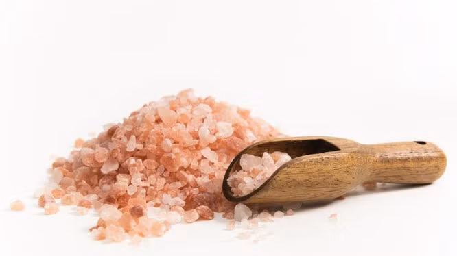 Theo một số người tiêu dùng, muối cổ Himalaya có mùi vị không khác gì các loại muối bán trên thị trường song nhiều người chọn mua vì tính tò mò và sự yên tâm về chất lượng. Bởi, muối này được khai thác ở ngay dưới chân núi Himalaya, là muối sạch nhập khẩu giàu chất khoáng, không chứa kim loại nặng.