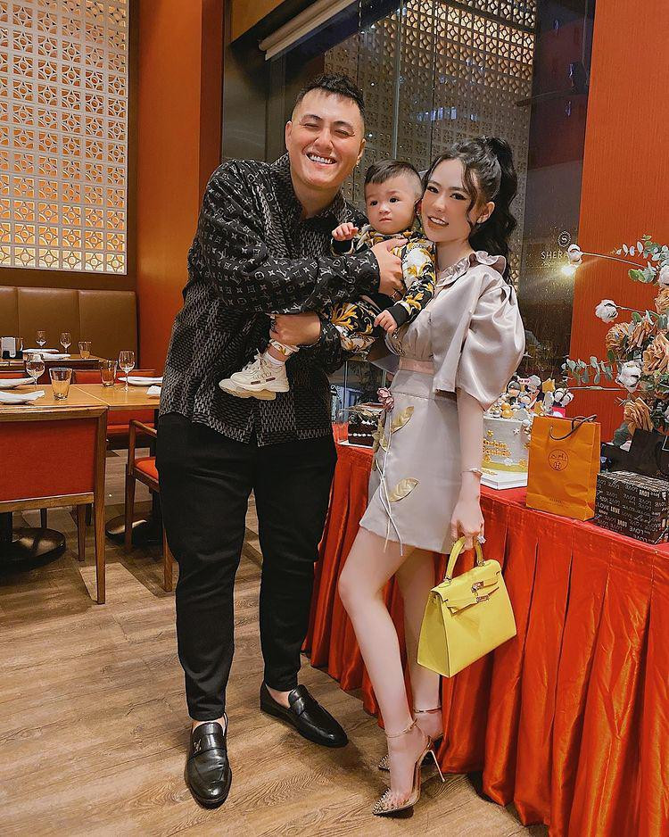 Cậu nhóc Corbin - con trai Fabo Nguyễn - Vân Tiny được đánh giá là một trong những đứa trẻ sống trong nhung lụa ngay từ "trong trứng nước".