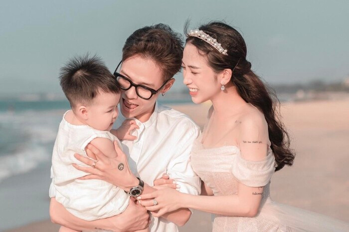 Các set đồ đều có giá từ 11-12 triệu đồng. Giày dép của Jayden cũng đều từ 7-11,5 triệu đồng.