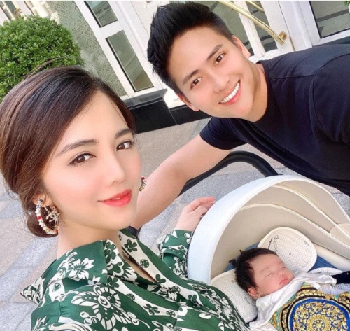 Rich kid Claret Giang Lê cũng sắm một loạt đồ hiệu cho con ngay khi chào đời.