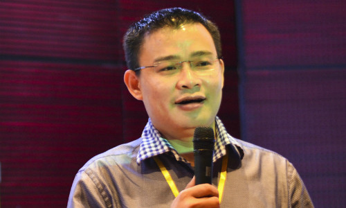 Từ sự thành công của Joom Solutions, đầu năm 2015, Hùng Đinh cho ra đời startup tiếp theo với tên gọi DéignBold - công cụ thiết kế dành cho cả giới không chuyên lẫn dân chuyên nghiệp mà không cần cài đặt riêng trên máy tính. Ảnh: Vnexpress