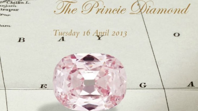 Princie Diamond - viên kim cương hồng nặng 34,64 carat - đã được bán với giá gần 40 triệu USD tại New York ngày 16/4/2013, ghi kỷ lục mới thời điểm đó tại nhà đấu giá Christie’s.