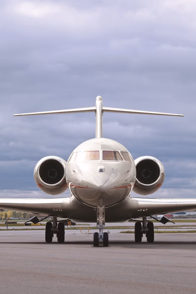 Chưa rõ chiếc máy bay Bombardier Global 5000 được Ronaldo mua lại hay chỉ thuê tạm. Ảnh: vistajet
