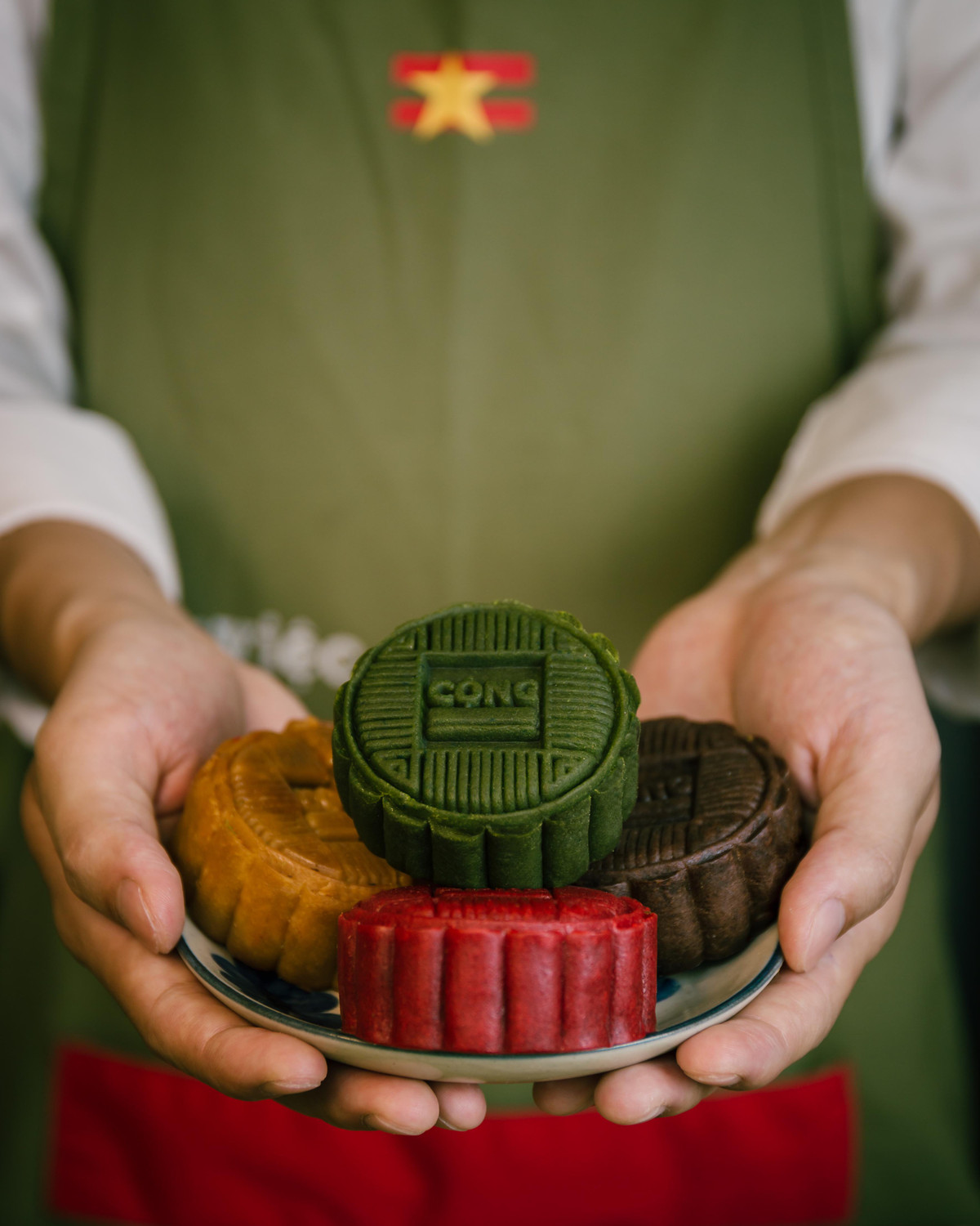 Lấy cảm hứng từ bộ trò chơi dân gian “Phỗng đất Làng Hồ”, Cộng Cà Phê ra mắt sản phẩm bánh Trung thu bình dị và mộc mạc. Ảnh: Cong cà phê
