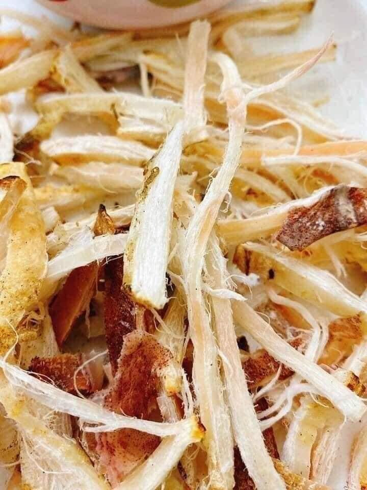 Anh Thành (Thanh Trì, Hà Nội) tiết lộ, cũng mua 1kg mực khô khổng lồ về ăn nhưng mực vừa nhạt vừa dai.