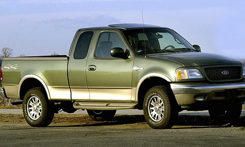 Tuy nhiên, bà Walton chỉ sử dụng chiếc xe Ford F-150 King Ranch đời 2006. Mẫu xe có giá khoảng 40.000 USD. Ảnh: Insider