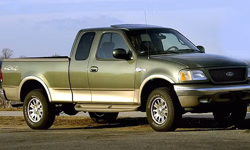 Tuy nhiên, bà Walton chỉ sử dụng chiếc xe Ford F-150 King Ranch đời 2006. Mẫu xe có giá khoảng 40.000 USD. Ảnh: Insider