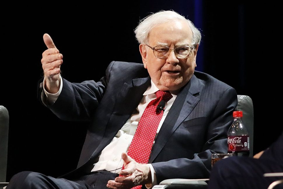 Chia sẻ với Forbes, Warren Buffett nói: "Tôi chỉ lái khoảng 5.000 km một năm nên nên tôi sẽ rất ít khi mua một chiếc xe mới". Ảnh: CNBC