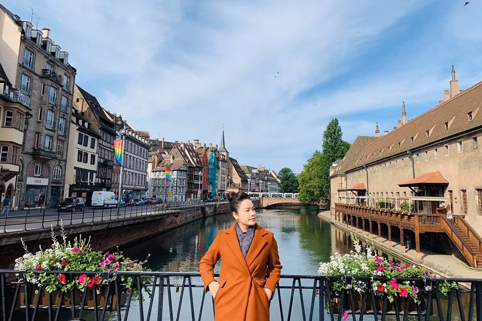 Nhật Kim Anh cũng thường xuyên dành thời gian để tận hưởng những chuyến du lịch nước ngoài. Ảnh: FBNV.