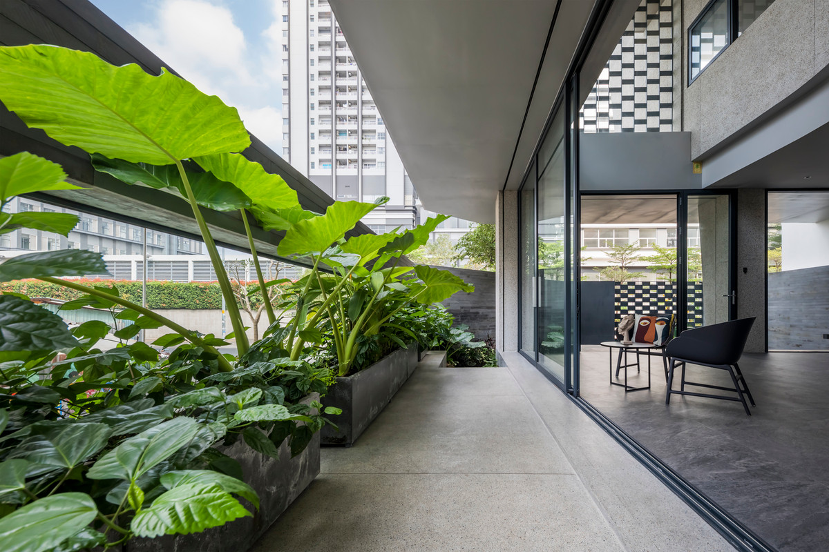 Đặc biệt, bên trong ngôi nhà sở hữu nhiều khoảng không thoáng đãng.