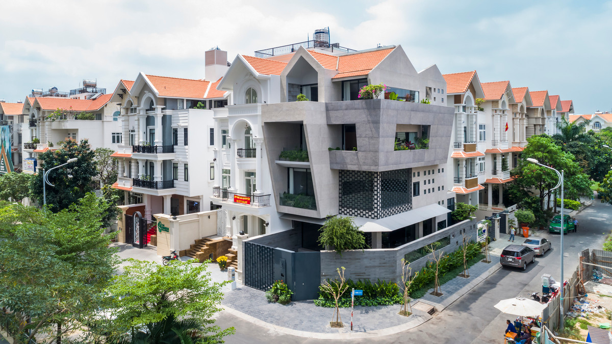 Nhà phố với những bức tường “xiêu vẹo” giữa Sài Gòn trên báo Mỹ Nha pho voi nhung buc tuong “xieu veo” giua Sai Gon tren bao My