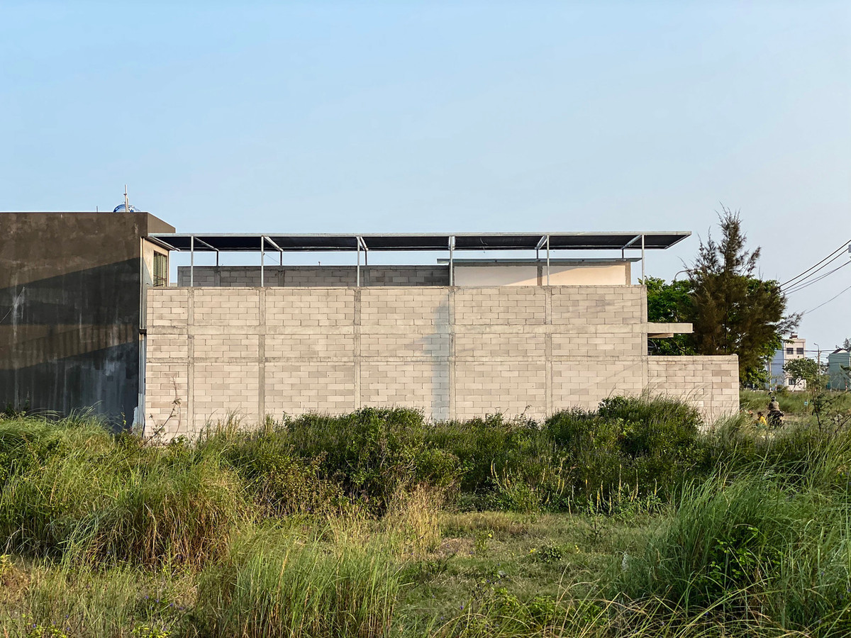 Bao My het loi khen nha ong be tong cot thep o Da Nang