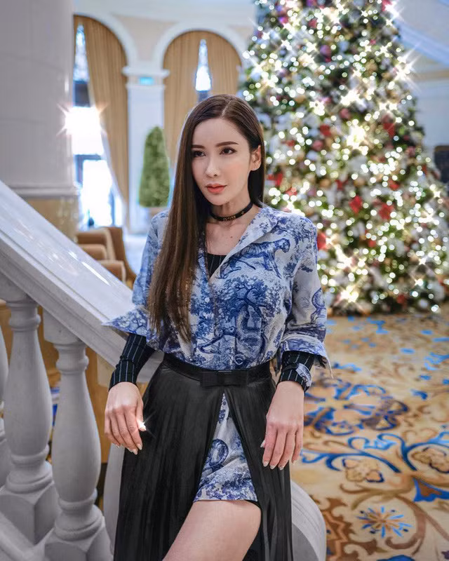 Với các tín đồ hàng hiệu thì Jamie Chua không phải là cái tên quá xa lạ. Mỹ nhân U50 đến từ Singapore được mệnh danh "nữ hoàng Instagram" hay " bà hoàng Hermes".