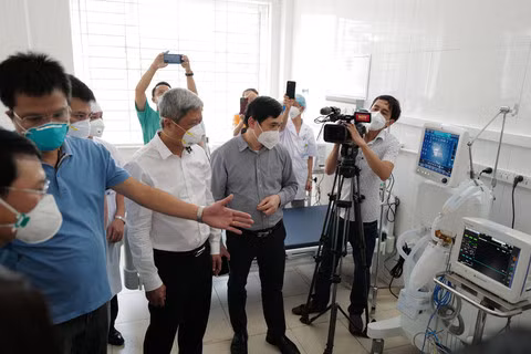 Sun Group ban giao Trung tam Hoi suc tich cuc dieu tri COVID-19 cho Bac Giang-Hinh-2