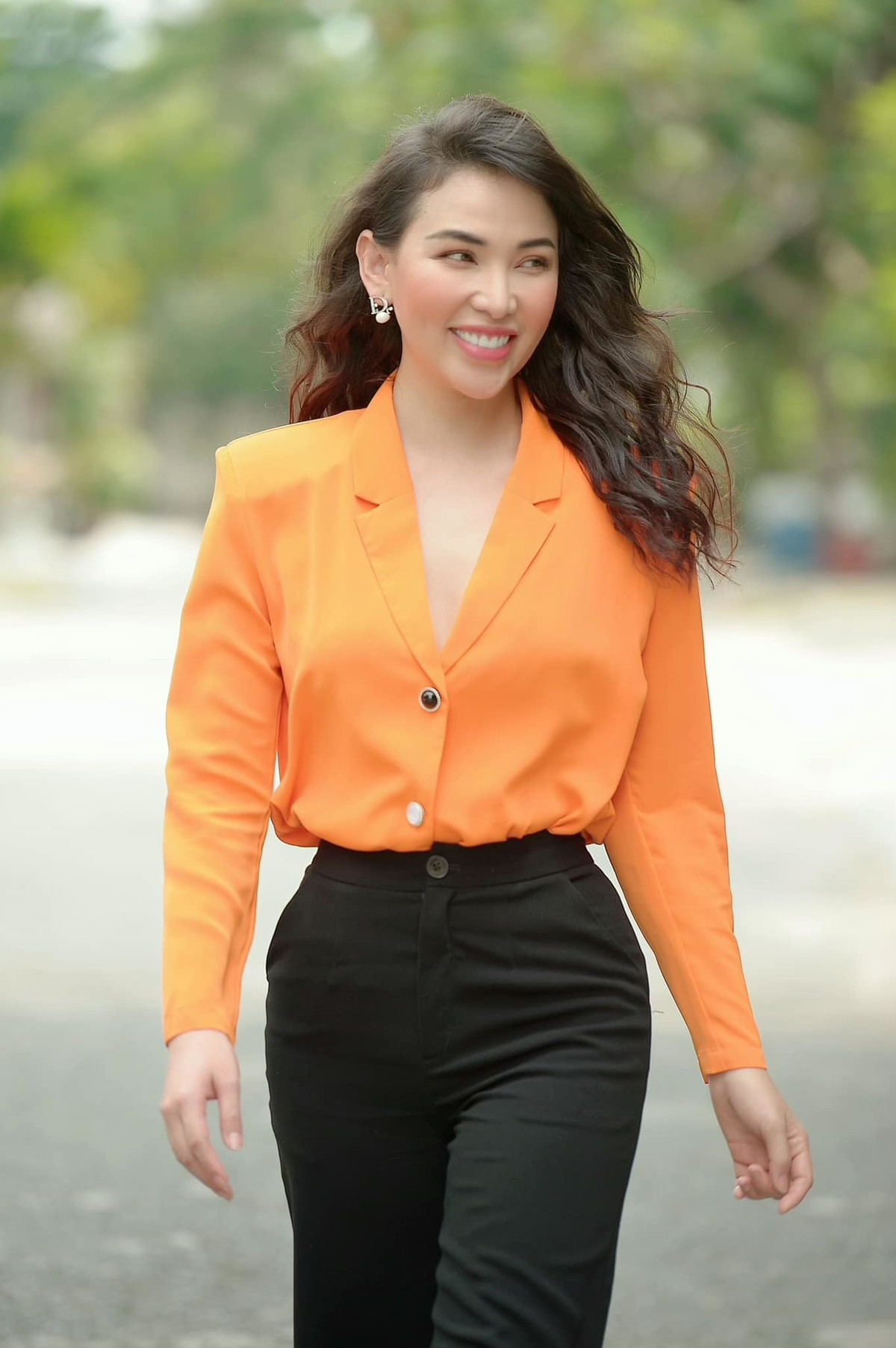 Thời gian gần đây, Quỳnh Thư ít hoạt động ở làng giải trí, tập trung kinh doanh. Người đẹp mới mở nhà hàng Nhật tại TP HCM.