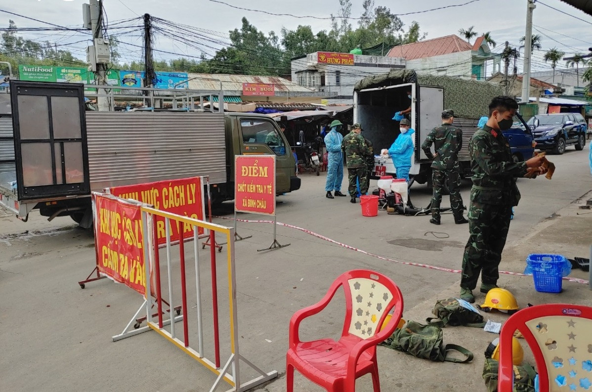 Thêm 14 ca mắc mới, Quảng Ngãi tăng tốc xét nghiệm diện rộng Them 14 ca mac moi, Quang Ngai tang toc xet nghiem dien rong